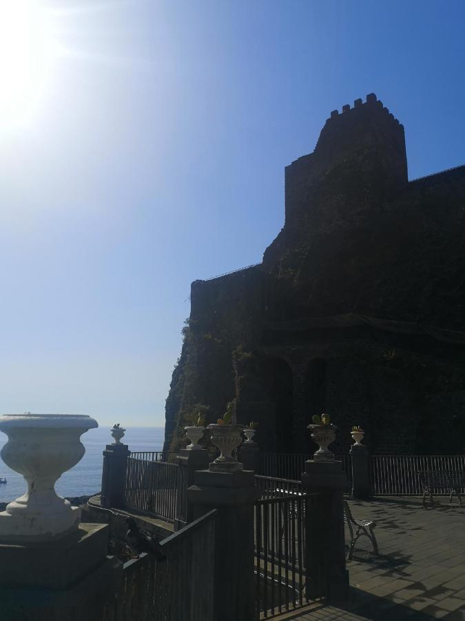 Locanda Popolare Aci Castello Eksteriør billede