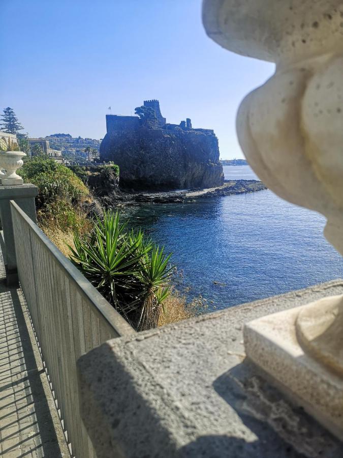 Locanda Popolare Aci Castello Eksteriør billede
